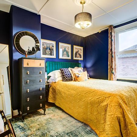 Queens Cottage, Wivenhoe Stylish, Plush, Cosy, Convenient & Quirky, 2X Double Bed Period Cottage Plus Patio - 9 Min Walk Train, 4 Min Walk High Street Pubs, Restaurants, Shops Esterno foto