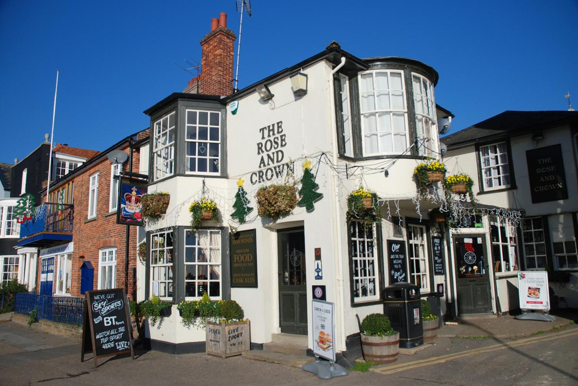 Queens Cottage, Wivenhoe Stylish, Plush, Cosy, Convenient & Quirky, 2X Double Bed Period Cottage Plus Patio - 9 Min Walk Train, 4 Min Walk High Street Pubs, Restaurants, Shops Esterno foto